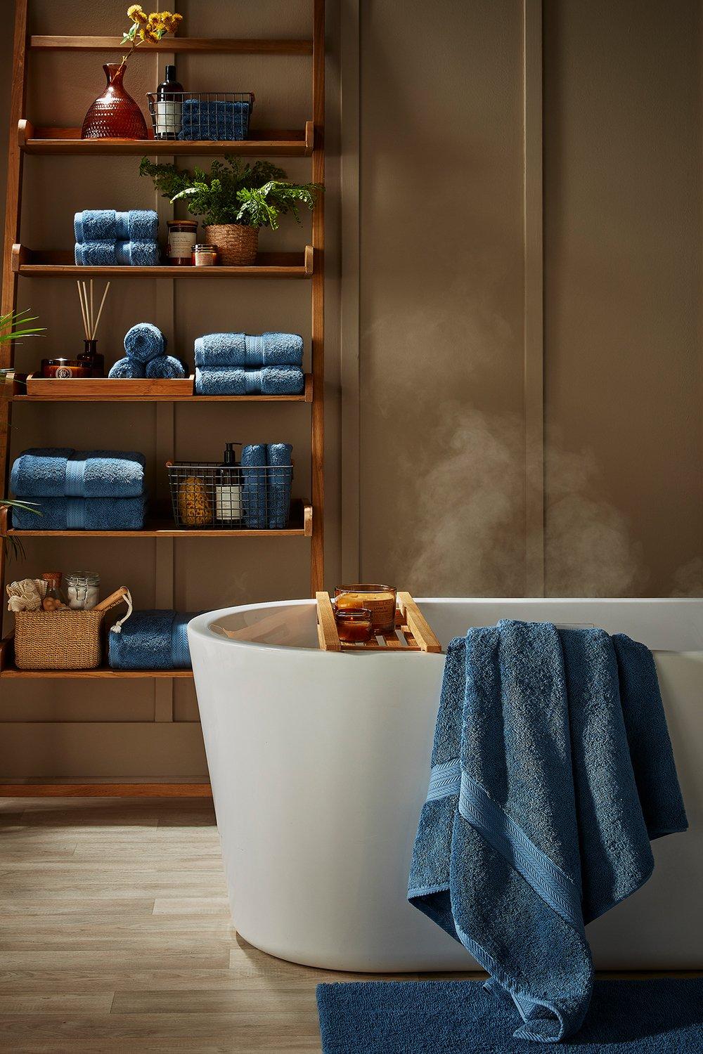 Renaissance Bath Towel blue